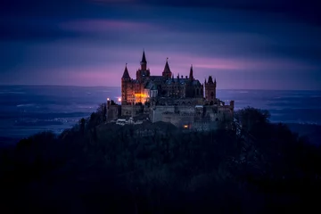 Nachtansicht der Burg Hohenzollern auf der Schwäbischen Alb - Baden-Württemberg, Deutschland © Aleh Varanishcha