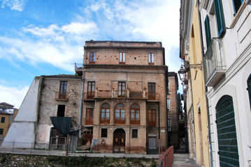 Fototapeta na wymiar Palazzo antico abbandonato