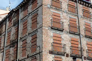Anti-squatting, building with bricked up windows