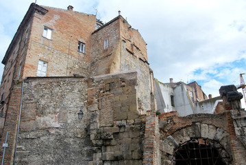 Rovine di anfiteatro romano. Teramo, Abruzzo, Italia