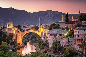 Crédence de cuisine en verre imprimé Nice Amazing Mostar Bridge in sunset colors