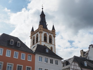 Fototapeta na wymiar Kirche St. Gangolf - Trier – Marktplatz