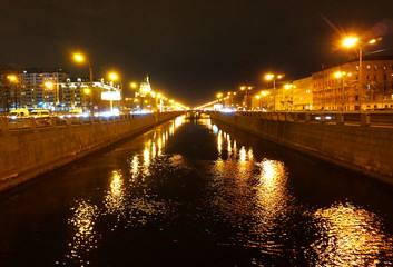Fototapeta na wymiar Quiet evening by the canal