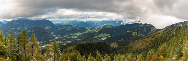 Naklejka premium Panorama view of Berchtesgaden National Park from Kehlsteinhaus (Eagle's Nest)