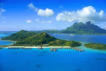 Papier Peint photo Bora Bora, Polynésie française Vue aérienne de Bora Bora avec des bungalows sur pilotis