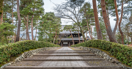 Hondo (Main Hall) of Shokoku-ji temple devoted to Shaka Nyorai. Headquarters for the Shokoku-ji branch of Rinzai Zen Buddhist sect. Kyoto, Japan