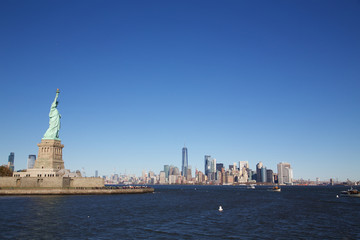 Fototapeta na wymiar Freiheitsstatue & Manhattan Skyline