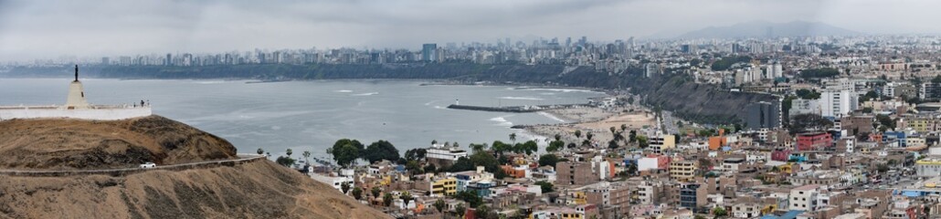 Fototapeta na wymiar Lima, Peru - Nov 17, 2019: Views along the coast of Lima from the Morro Solar mirador