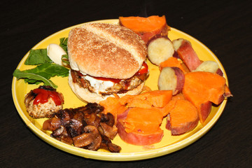 Cheeseburger plate