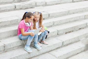 Obraz na płótnie Canvas Teenagers on steps.