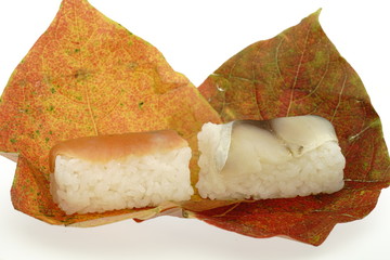 紅葉の柿の葉寿司