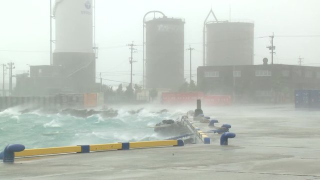 Hurricane Waves And Spray Blow Through Port - Songda