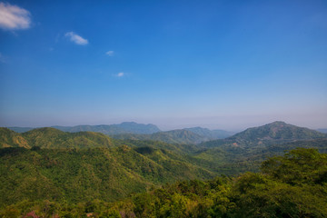 Naklejka premium daytime mountian landscape 