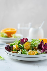 Salad with oranges and walnut