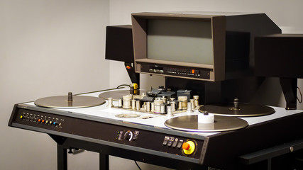 A synchronize for film assembly processing.Film Movie production tools.Audio video industrial film synchronizer for movie post production 