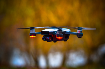 дрон квадрокоптер,