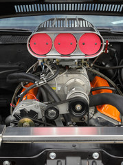 Bigblock V8 Engine mit Vergaser Motor Amerikanisch Musclecar 