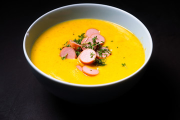 kartoffelsuppe mit würstchen