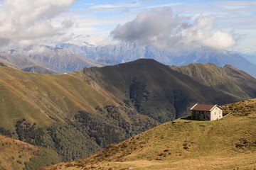 Berglandschaft über dem Valle Albano (Comer See)