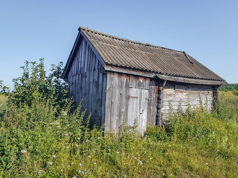 Old barn in the countryside