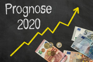 Tafel mit Geld - Prognose 2020