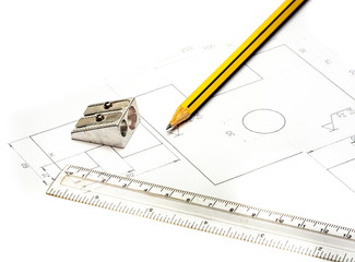 technische Zeichnung mit Bleistift Lineal und Spitzer