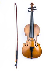 Obraz premium Violin isolated on white background