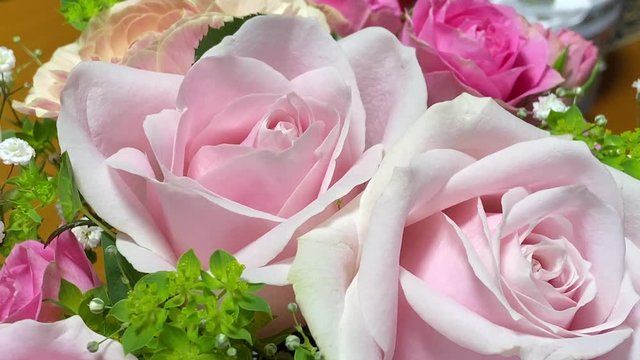 ローズ ブーケ クロースアップ 左にパン スロー 花束_v01_00475(IMG_4528_MOV)