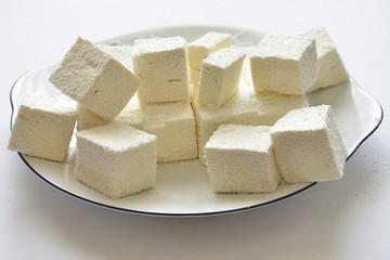 Candy souffle with Mando and passion fruit.