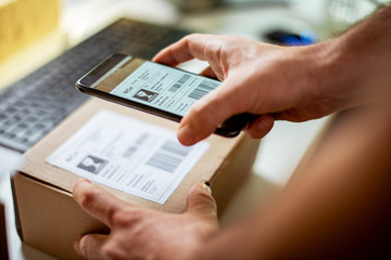 Delivery service, scanning a shipping label