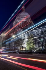 Foto op Canvas Rode bus stadsverkeer & 39 s nachts, St Pauls Cathedral, Londen © Tom Eversley