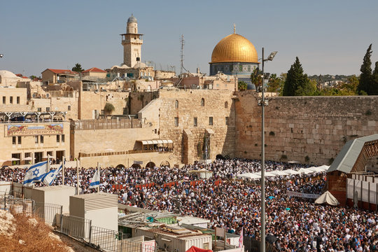 Priest blessing (birkat kohanim) during sukkot 2019 at western wall