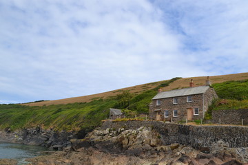 Fototapeta na wymiar cottage on the coast