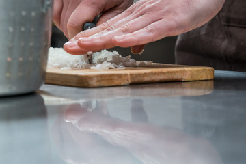 Preparazione di soffritto per sughi per pasta