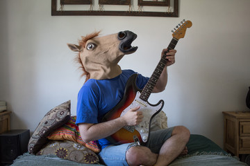 careta caballo toca stratocaster