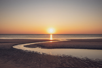 Sonnenuntergang am Strand beim Roten Kliff auf der Insel Sylt - 305478818