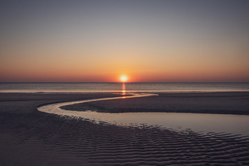 Sonnenuntergang am Strand beim Roten Kliff auf der Insel Sylt - 305478885