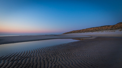 Sonnenuntergang am Strand beim Roten Kliff auf der Insel Sylt - 305479221