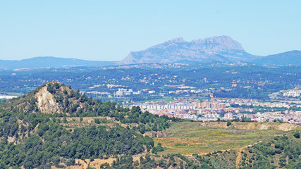 Fototapeta na wymiar Mountain landscape in Catalonia overlooking the mountains and the small town of Sabadell