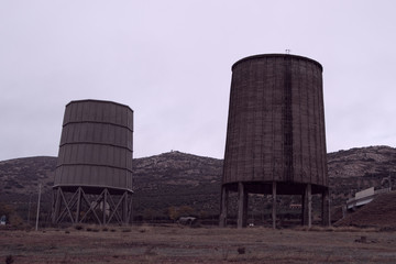 depositos enormes abandonados
