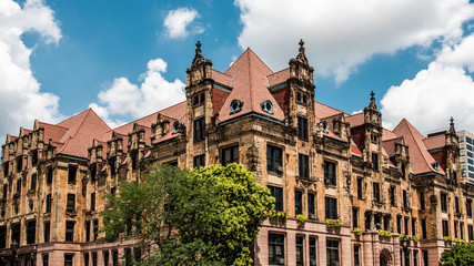 Obraz premium A view of St. Louis' City Hall, completed in 1890.