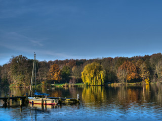 Herbststimmung an einem Fluß im Münsterland