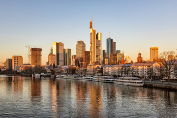 Fototapeta na wymiar Frankfurt am Main, River, Tour Boats, Skyline, Germany