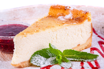 Curd cheesecake with raspberry and mint