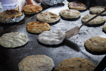 Pupusas, comida típica en El Salvador