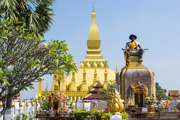 Pha That Luang in Vientiane Laos - obrazy, fototapety, plakaty