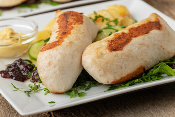 bavarian grilled wollwurst with potato salad