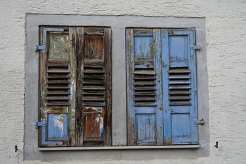 Stimmungsvolle alte Holzfenster