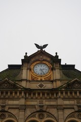 Fassadenausschnitt des Hauptbahnhofs von Neustadt an der Weinstraße
