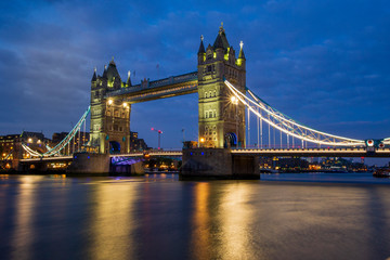 Naklejka na ściany i meble Tower Bridge